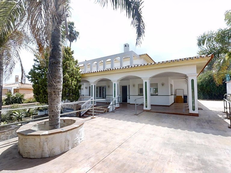 Villa for Sale in Alhaurín De La Torre, Malaga 2