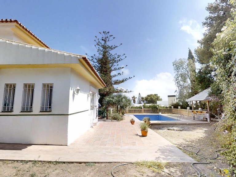 Villa for Sale in Alhaurín De La Torre, Malaga 30
