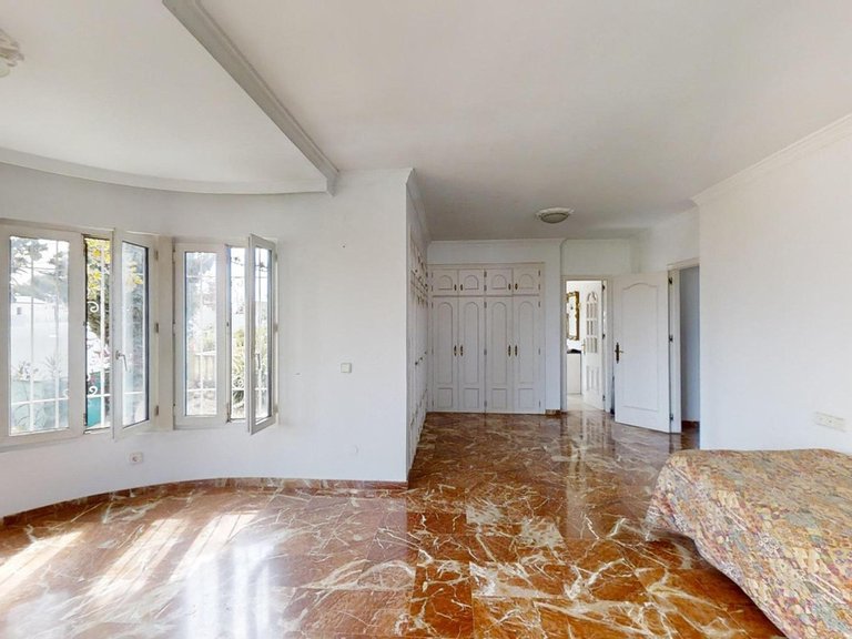 Villa for Sale in Alhaurín De La Torre, Malaga 36