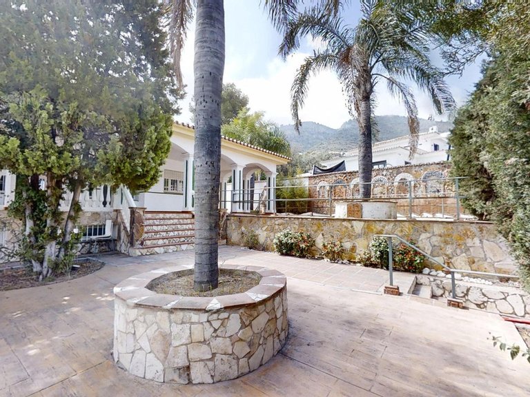 Villa for Sale in Alhaurín De La Torre, Malaga 4