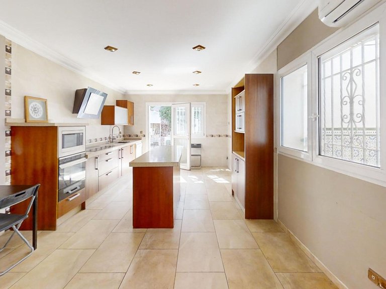 Villa for Sale in Alhaurín De La Torre, Malaga 44