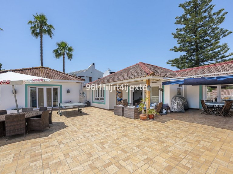 Villa for Sale in Sotogrande Costa, Cadiz 1