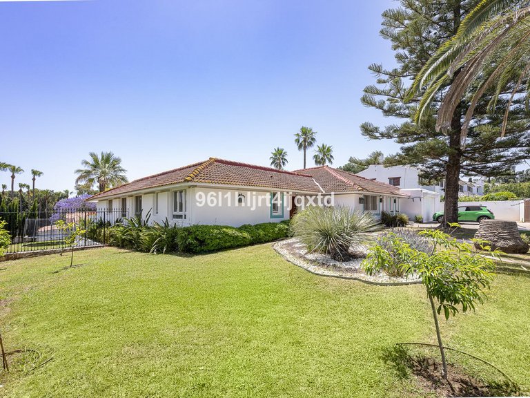Villa for Sale in Sotogrande Costa, Cadiz 4