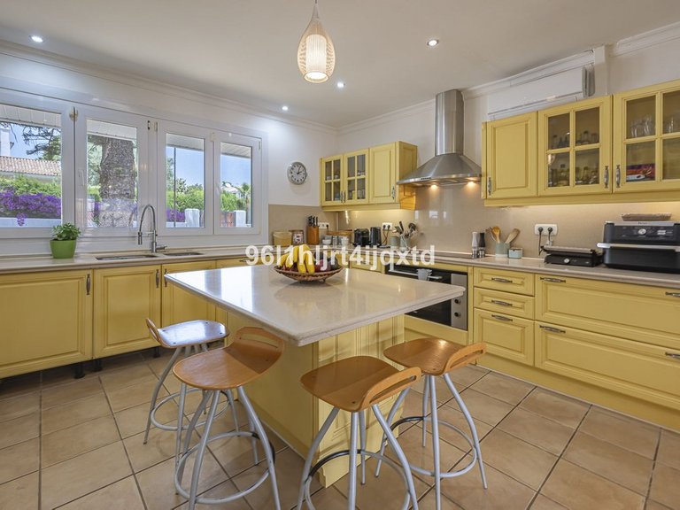 Villa for Sale in Sotogrande Costa, Cadiz 5