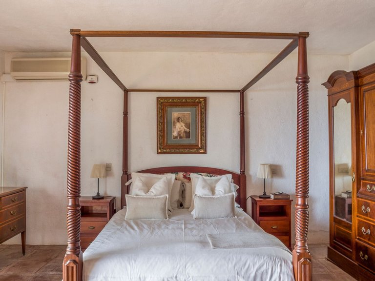 Villa for Sale in Estepona, Malaga 10