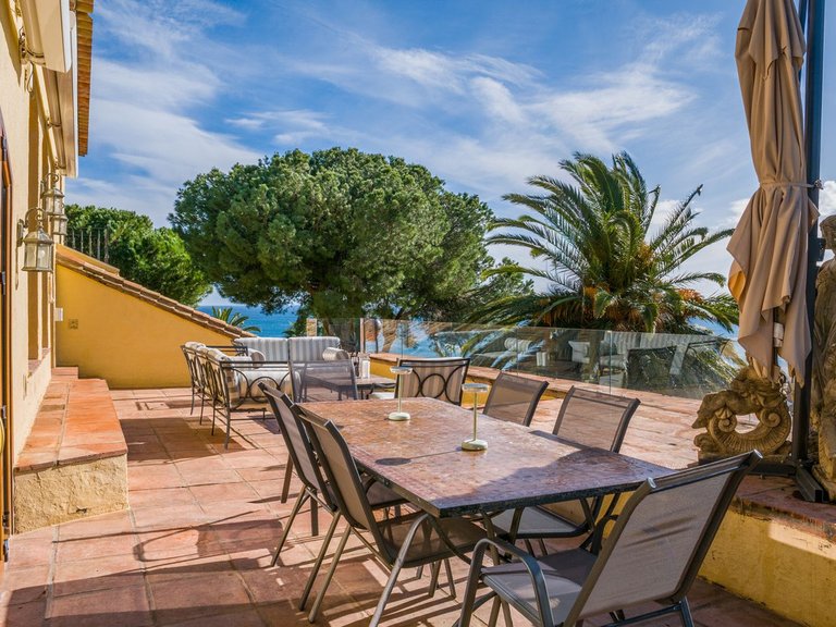 Villa for Sale in Estepona, Malaga 25