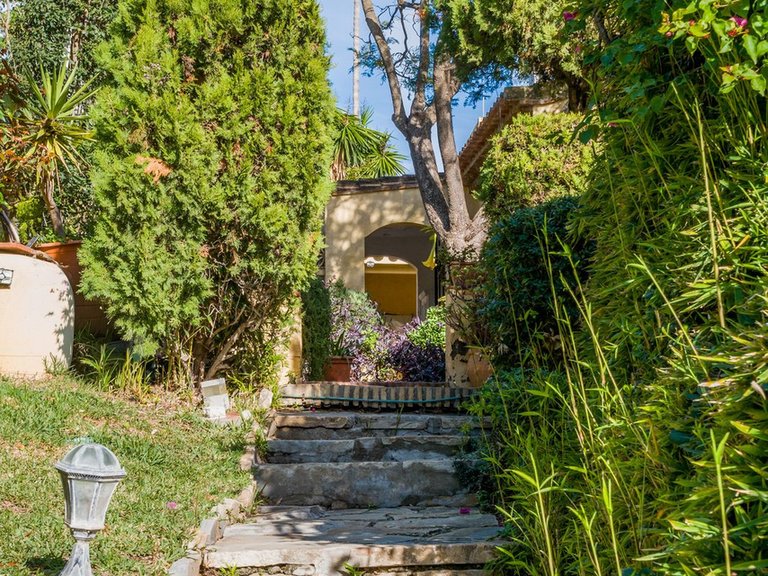 Villa for Sale in Estepona, Malaga 29