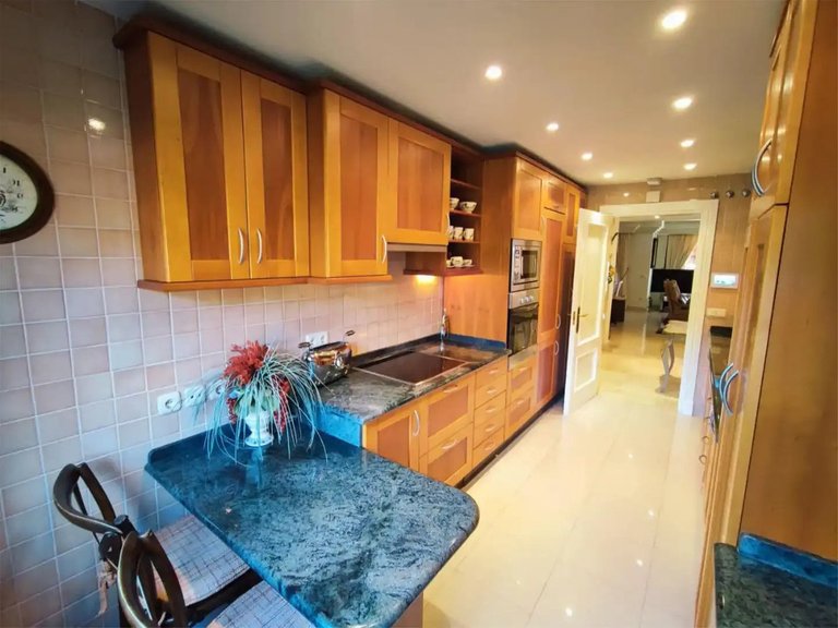 Apartment for Sale in Nueva Andalucía, Malaga 10