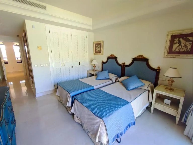 Apartment for Sale in Nueva Andalucía, Malaga 12