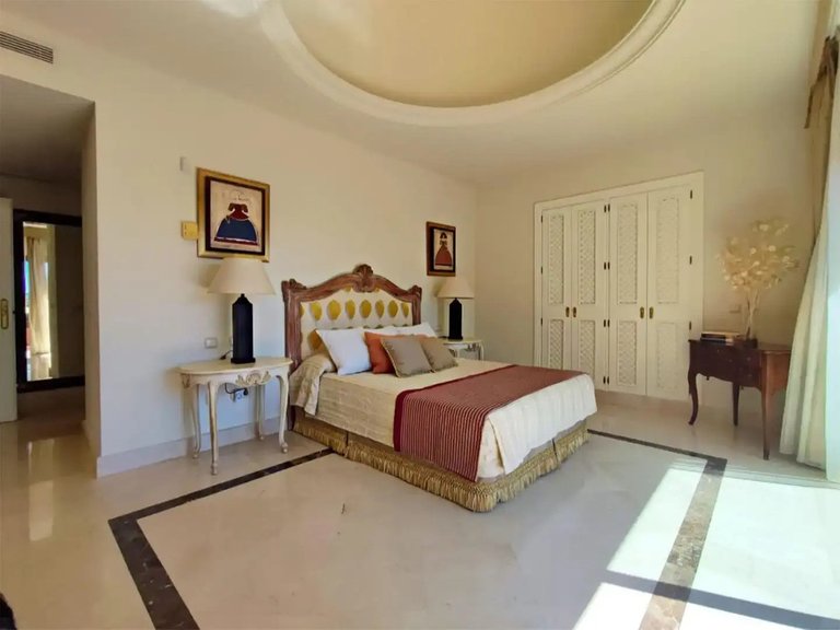 Apartment for Sale in Nueva Andalucía, Malaga 13