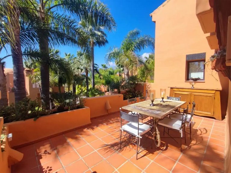 Apartment for Sale in Nueva Andalucía, Malaga 2