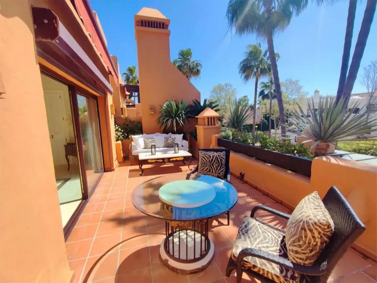 Apartment for Sale in Nueva Andalucía, Malaga 5