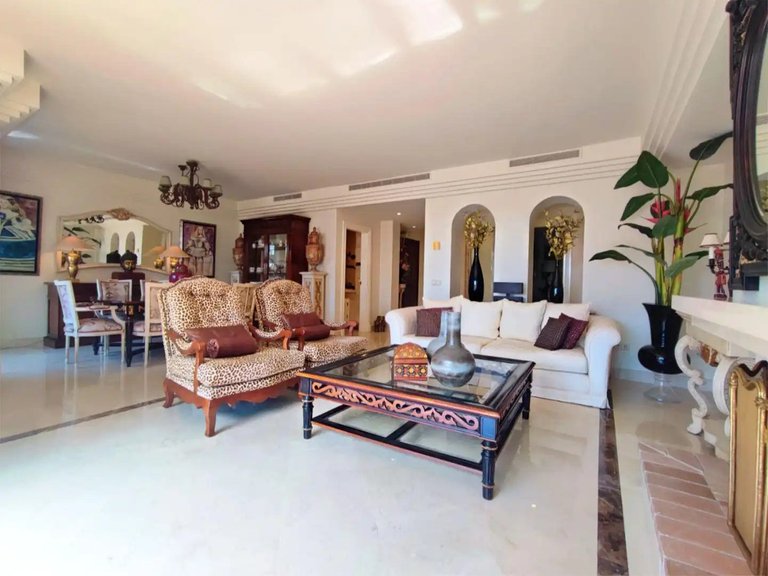 Apartment for Sale in Nueva Andalucía, Malaga 6