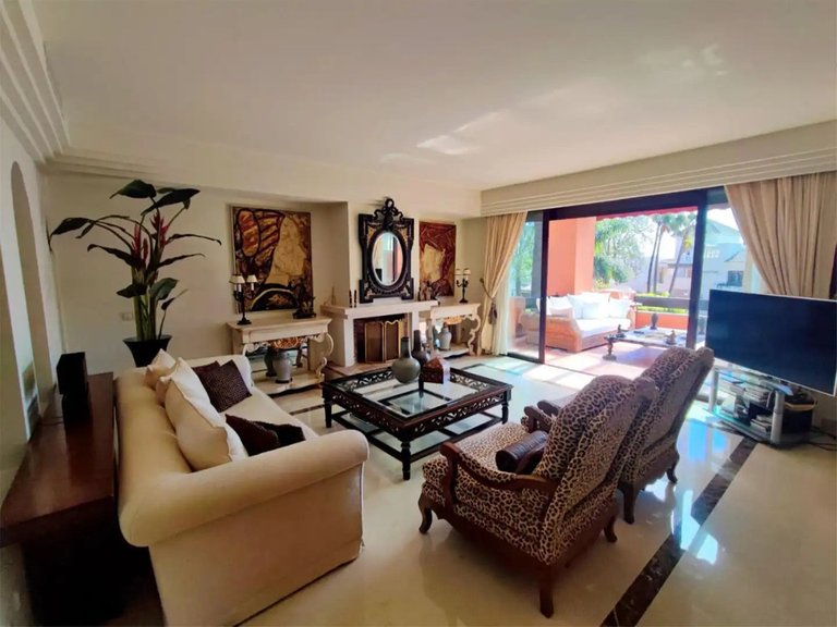 Apartment for Sale in Nueva Andalucía, Malaga 7