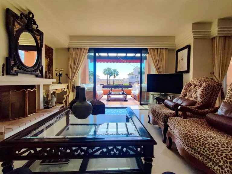 Apartment for Sale in Nueva Andalucía, Malaga 8