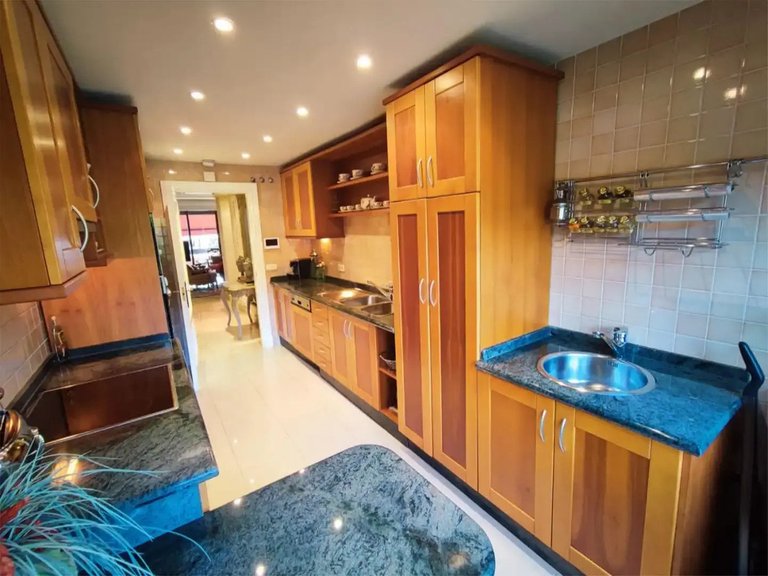 Apartment for Sale in Nueva Andalucía, Malaga 9