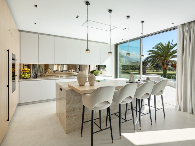Villa for Sale in Costa del Sol Nueva Andalucía, Malaga 10