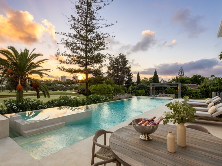 Villa for Sale in Costa del Sol Nueva Andalucía, Malaga 3