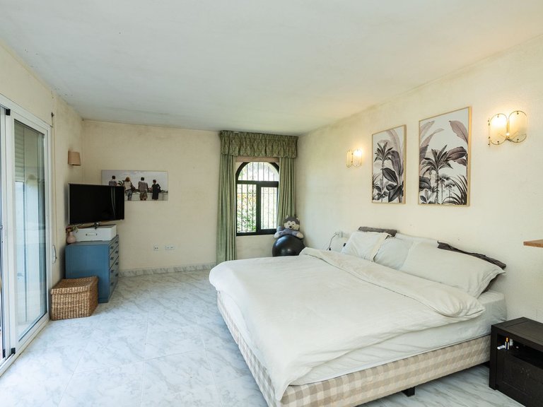 Villa for Sale in Marbesa, Malaga 16