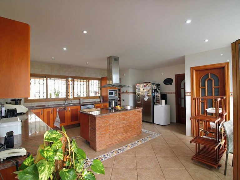 Villa for Sale in Benalmadena, Malaga 28