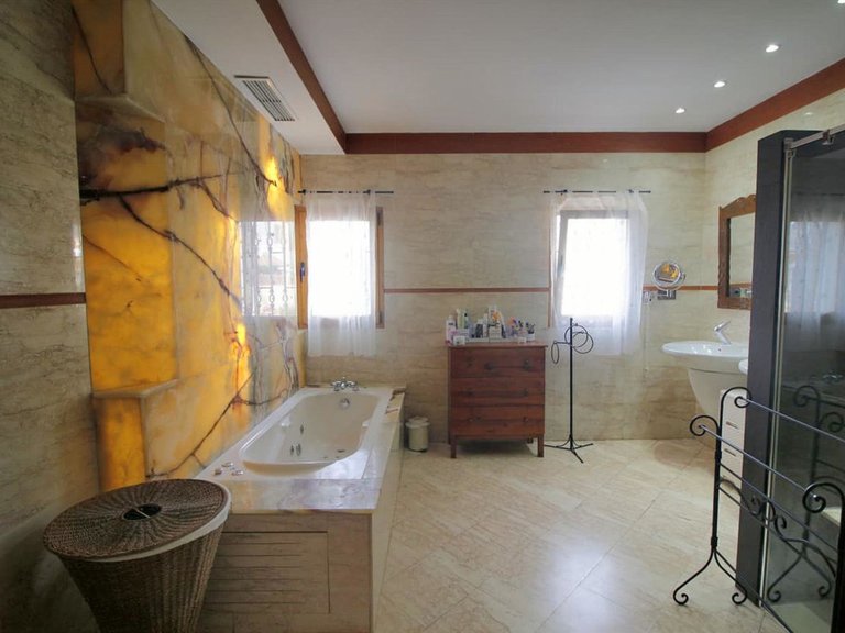 Villa for Sale in Benalmadena, Malaga 48