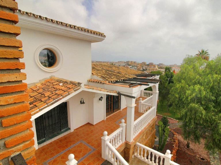 Villa for Sale in Benalmadena, Malaga 9