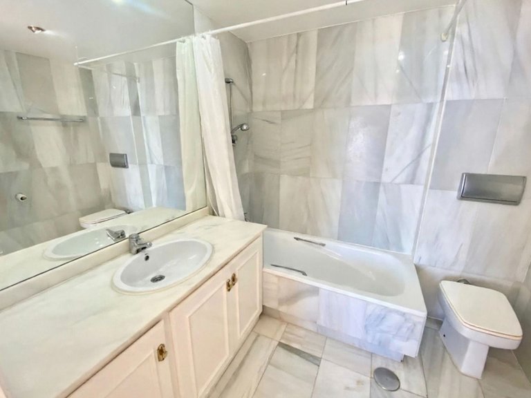 Villa for Sale in Estepona, Malaga 13