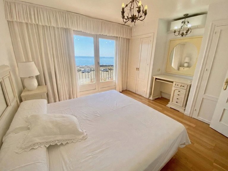 Villa for Sale in Estepona, Malaga 4