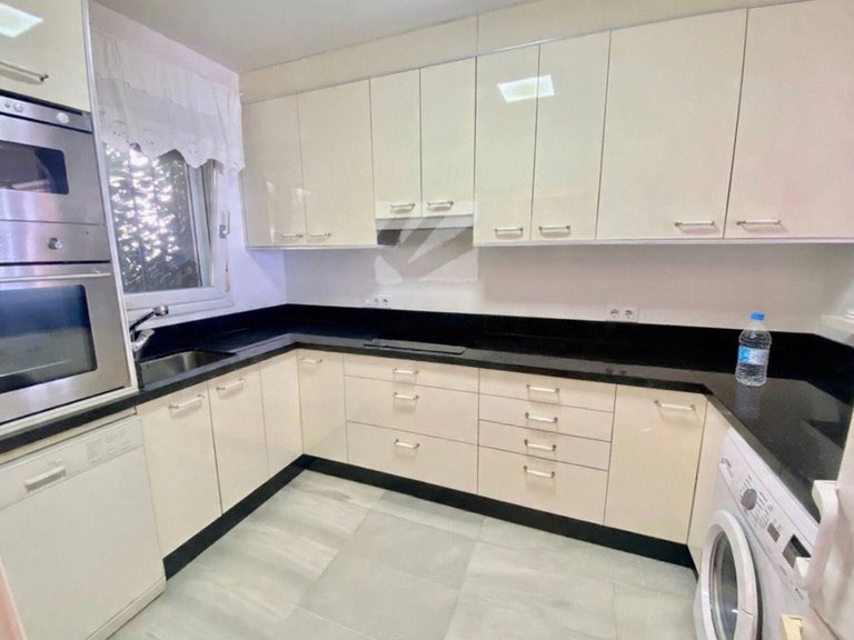 Villa for Sale in Estepona, Malaga 5