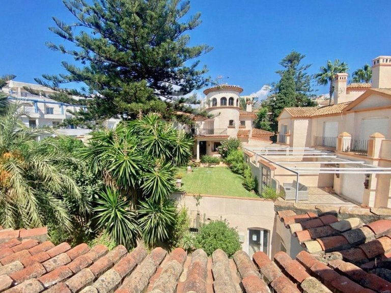 Villa for Sale in Estepona, Malaga 6
