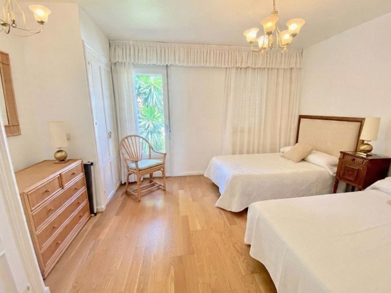 Villa for Sale in Estepona, Malaga 9