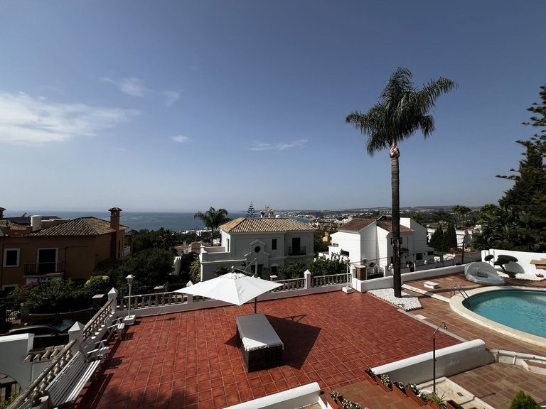 Villa for Sale in Estepona, Malaga 10