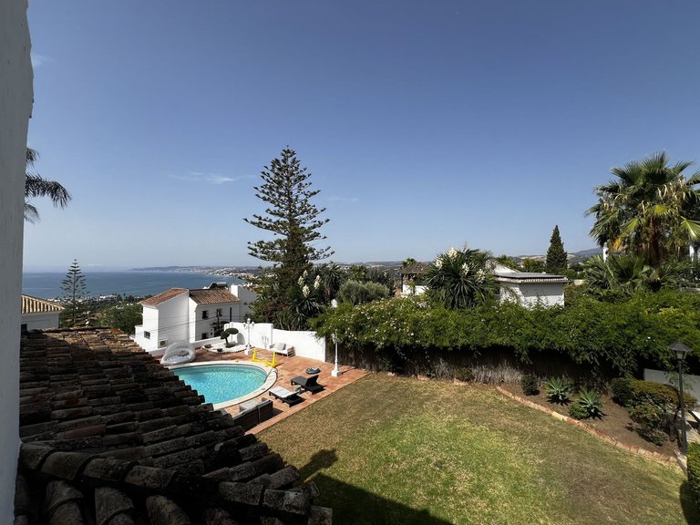 Villa for Sale in Estepona, Malaga 11