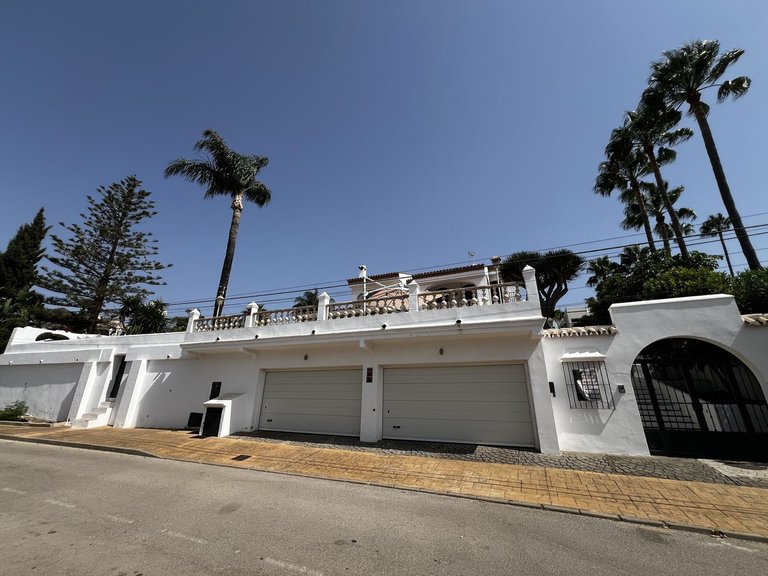 Villa for Sale in Estepona, Malaga 54