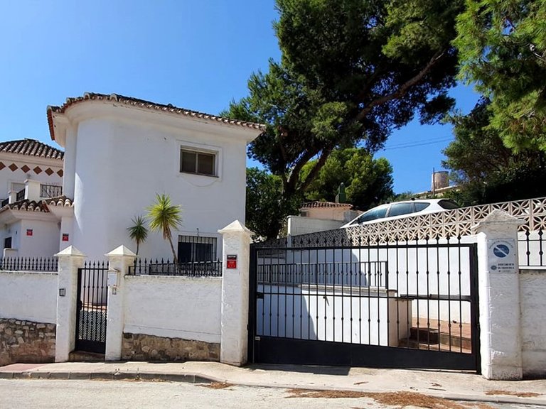 Villa for Sale in Torreblanca, Malaga 1