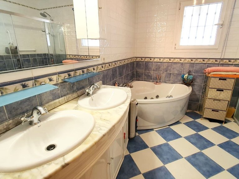 Villa for Sale in Torreblanca, Malaga 11