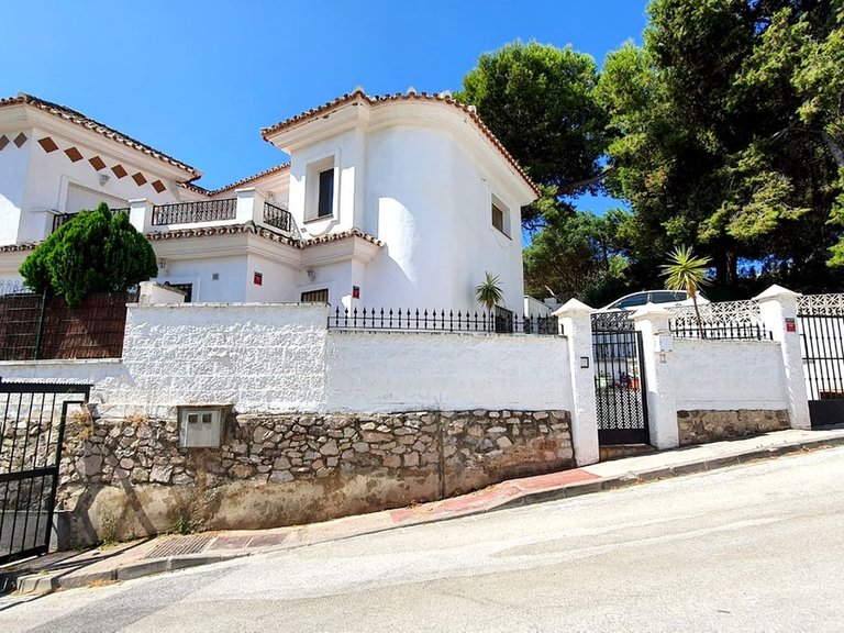 Villa for Sale in Torreblanca, Malaga 26