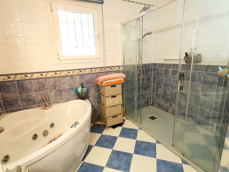 Villa for Sale in Torreblanca, Malaga 4