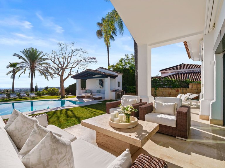 Villa for Sale in Nueva Andalucía, Malaga 10