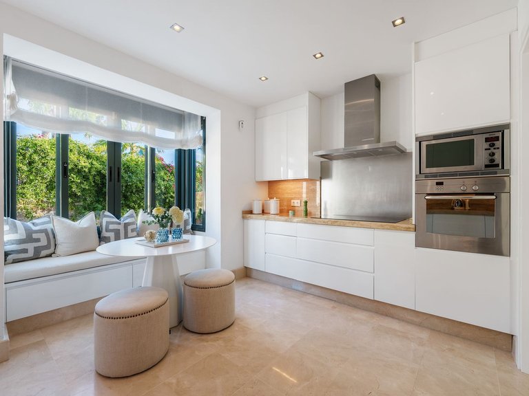 Villa for Sale in Nueva Andalucía, Malaga 13
