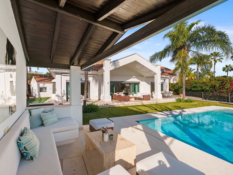 Villa for Sale in Nueva Andalucía, Malaga 21