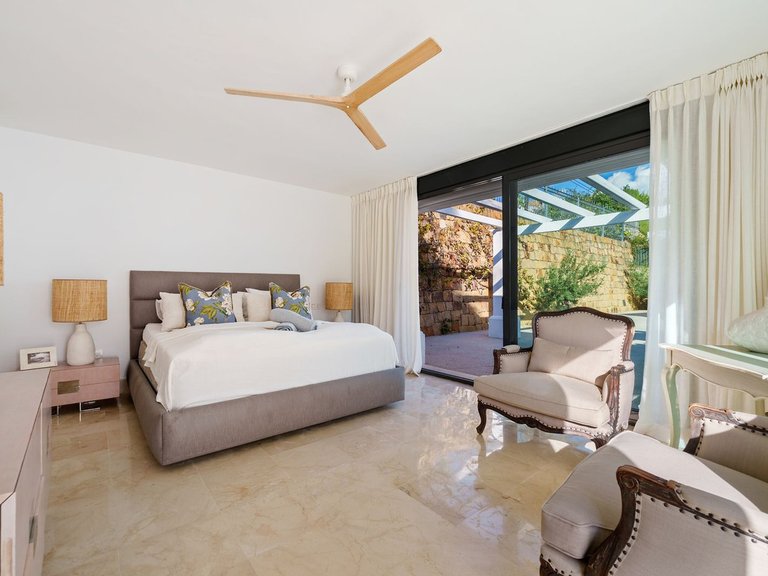Villa for Sale in Nueva Andalucía, Malaga 35