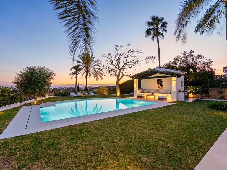 Villa for Sale in Nueva Andalucía, Malaga 44