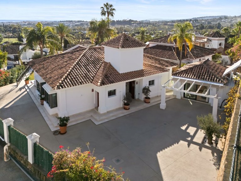 Villa for Sale in Nueva Andalucía, Malaga 49