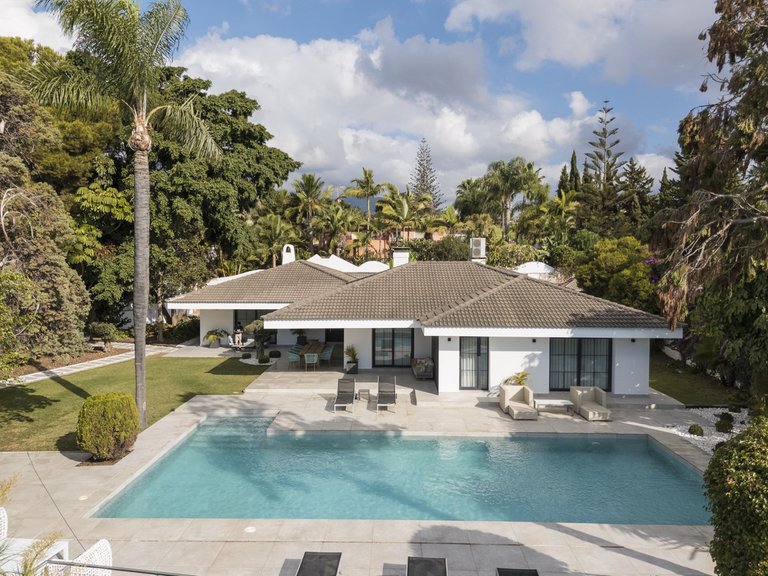 Villa for Sale in Marbella, Malaga 1