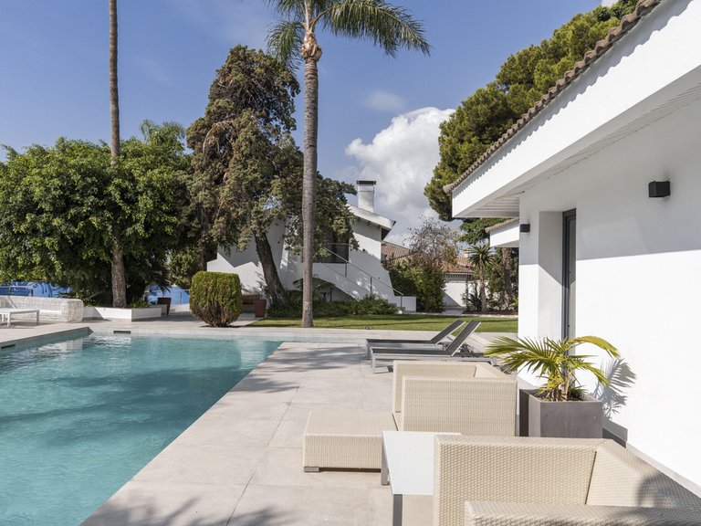 Villa for Sale in Marbella, Malaga 17