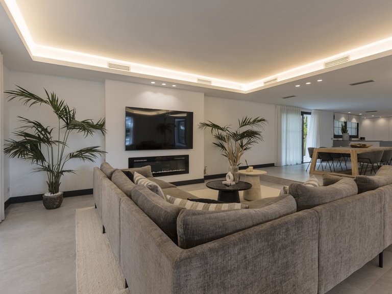 Villa for Sale in Marbella, Malaga 24