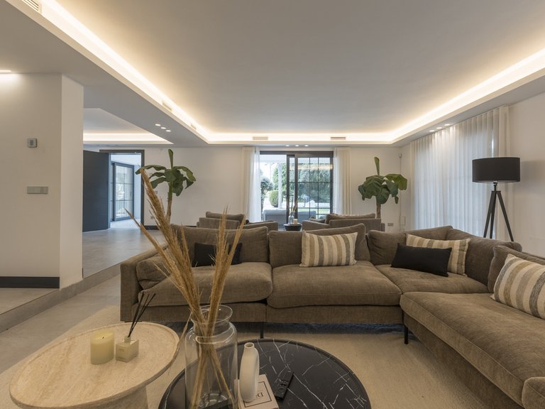 Villa for Sale in Marbella, Malaga 25