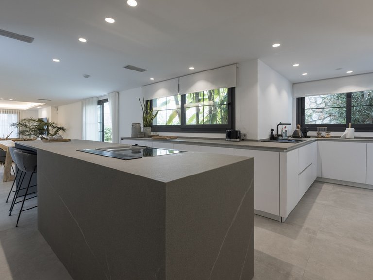 Villa for Sale in Marbella, Malaga 28