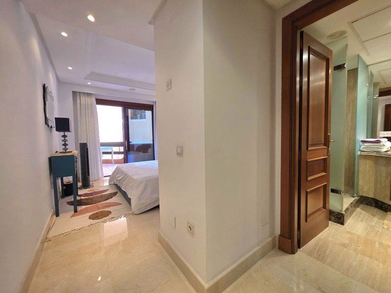 Apartment for Sale in New Golden Mile, Malaga 10